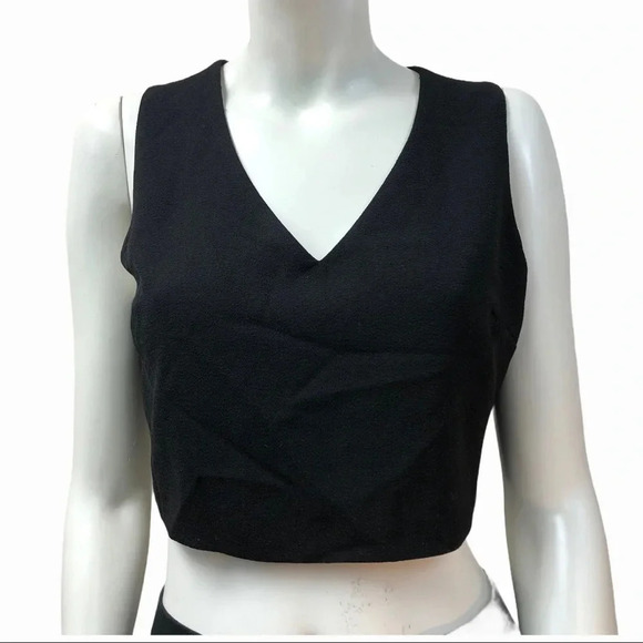 Forever 21 Tops - Forever 21 black‎ v-neck crop top m